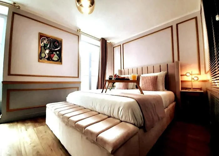 Da Vinci Montmartre Aircon * Paris